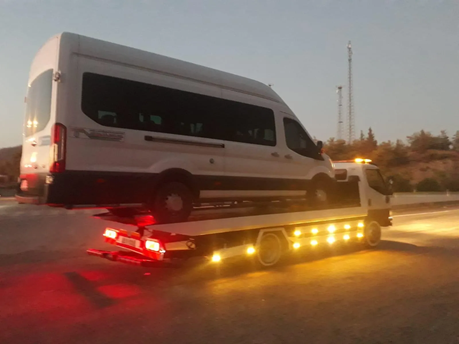 Hizmet Görseli: Profesyonel Oto Çekici Servisi